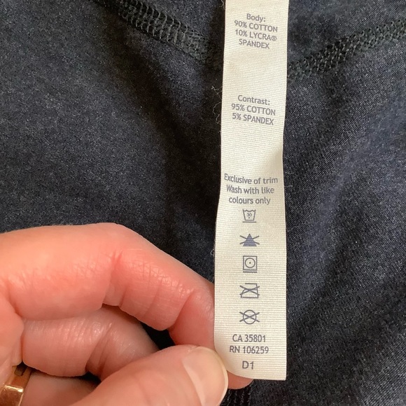 LULULEMON Inner Essence Crop in Heathered Naval Blue Size 8 - Picture 8 of 12